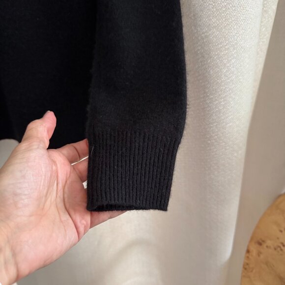 Saks fifth Avenue Cashmere Sweater - Picture 4 of 7